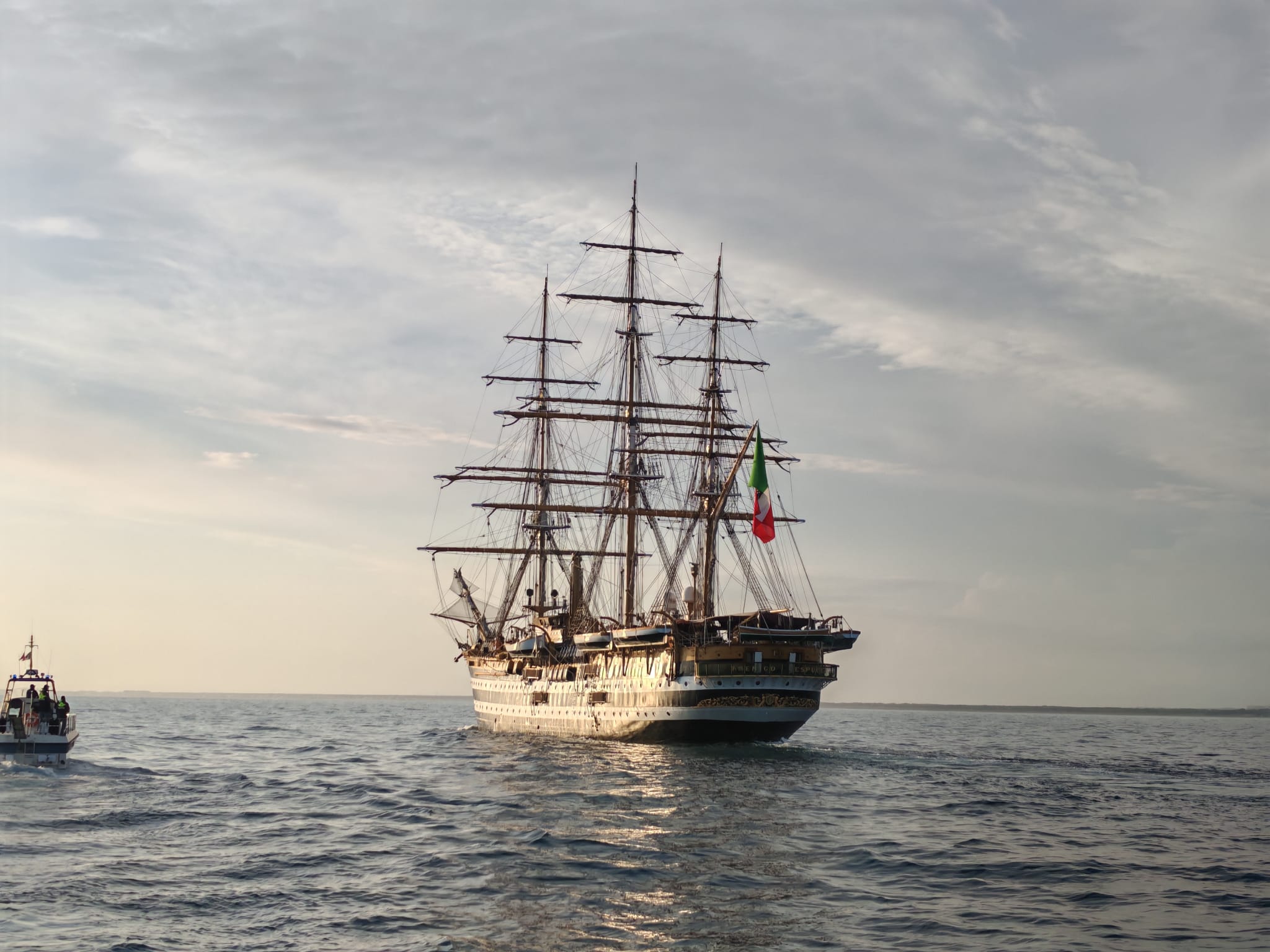 Il passaggio dell''Amerigo Vespucci